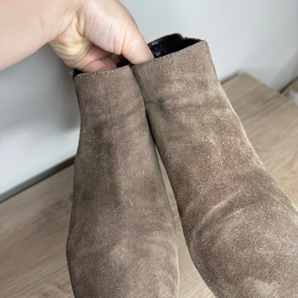 Aquatalia Fallon Suede Chelsea Ankle Boots 8.5 Women’s Brown